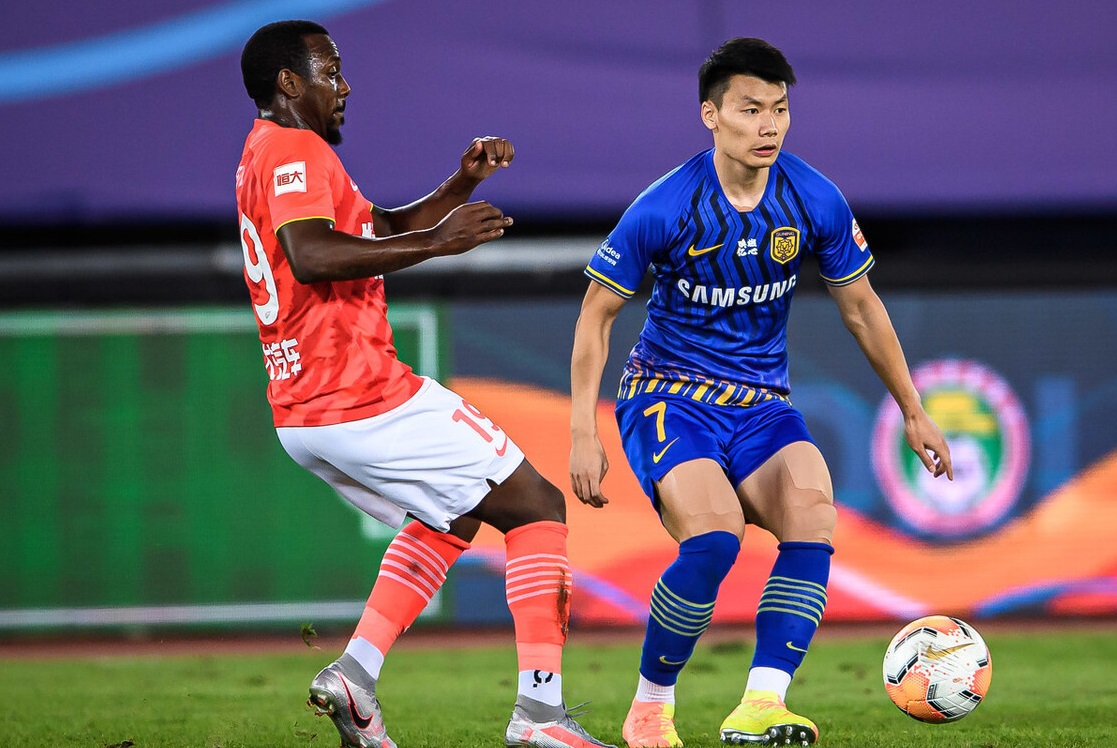 包含广州恒大击败江苏苏宁,保持不败的词条 包含广州恒大击败江苏苏宁,保持不败的词条