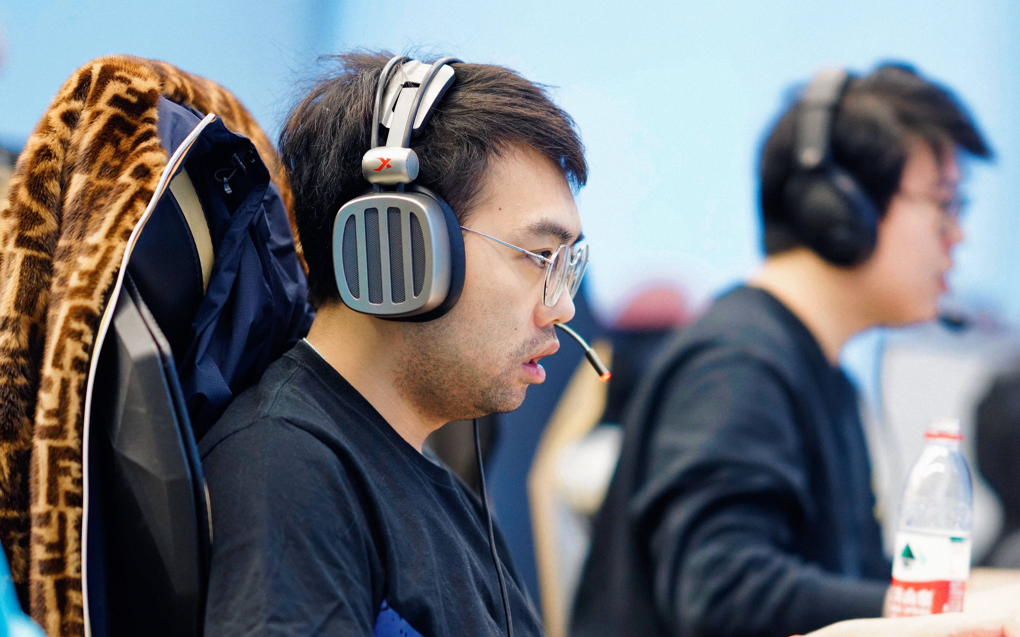 Dota2选手赛后落泪,背后故事感人的简单介绍 Dota2选手赛后落泪,背后故事感人的简单介绍