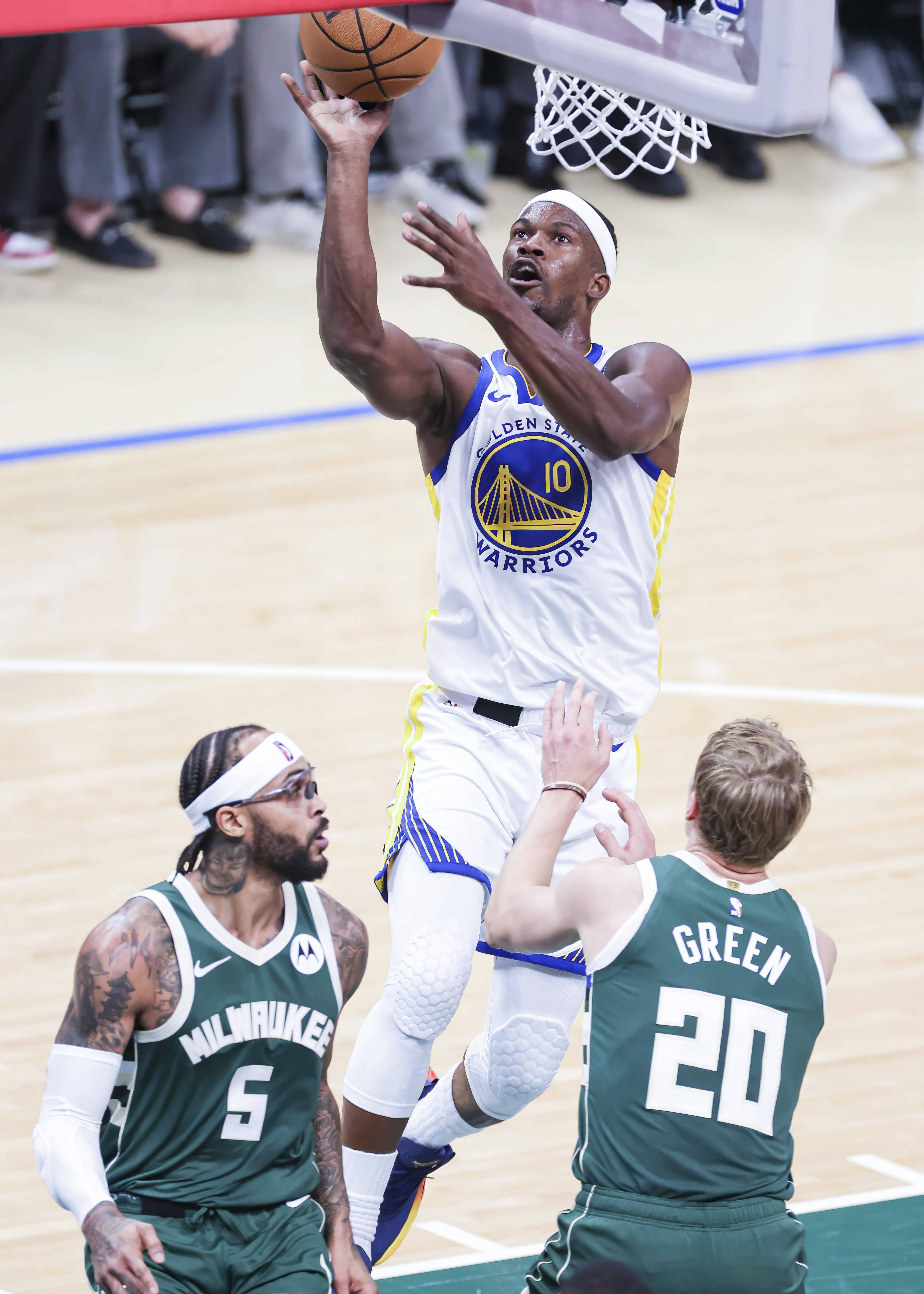 包含雄鹿险胜爵士,东契奇点燃赛场的词条 包含雄鹿险胜爵士,东契奇点燃赛场的词条